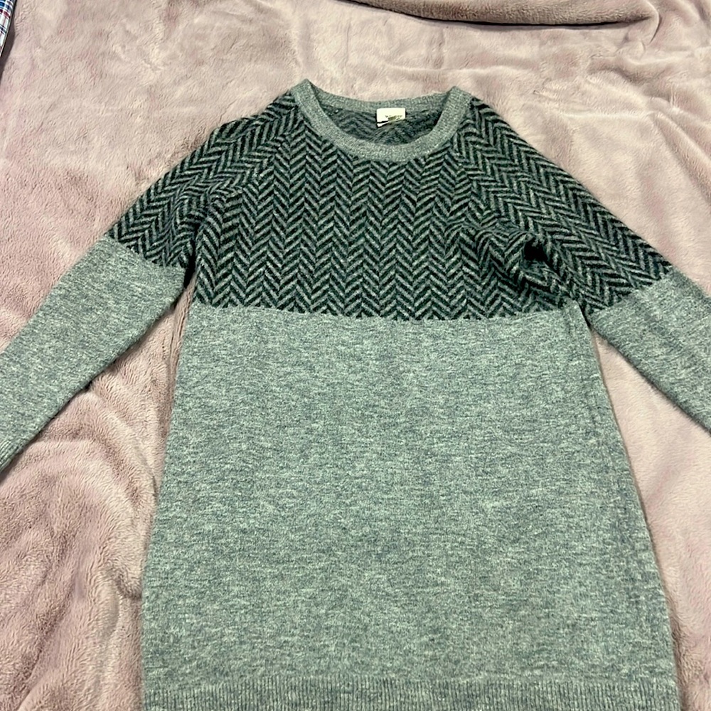 Wilfred free sweater